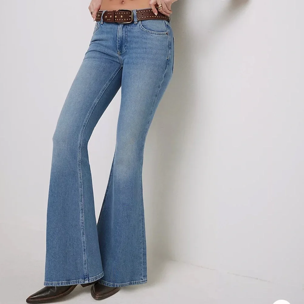 We the Free Love Bomb Flare Jeans Size 28 NWT NEW Free People Dynamite Color - Picture 1 of 15